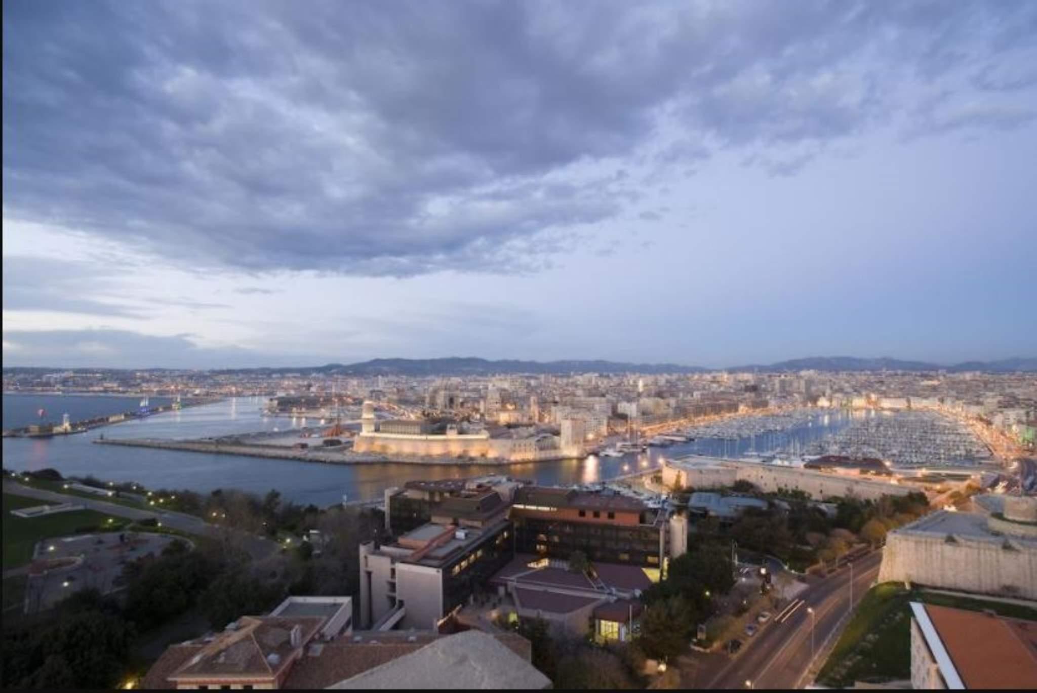 Ibis Budget Marseille Vieux Port Bagian luar foto